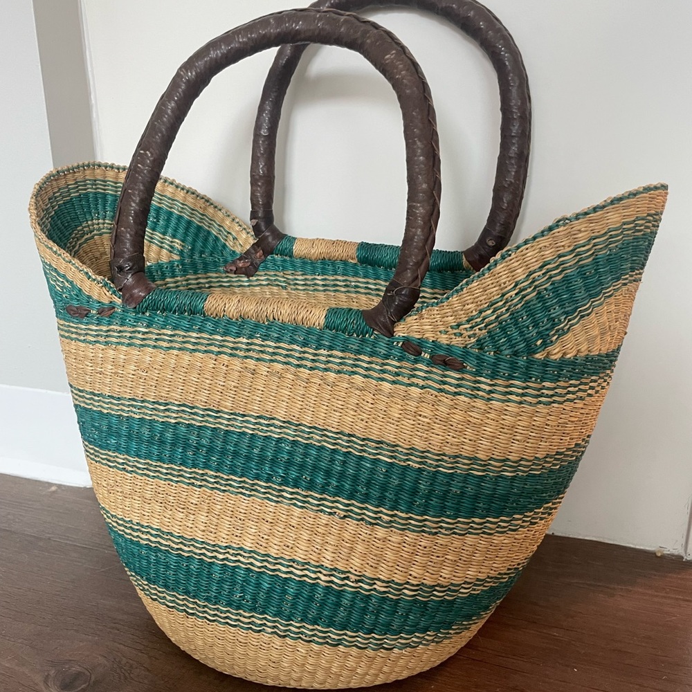Hand woven artisan basket bag (small)